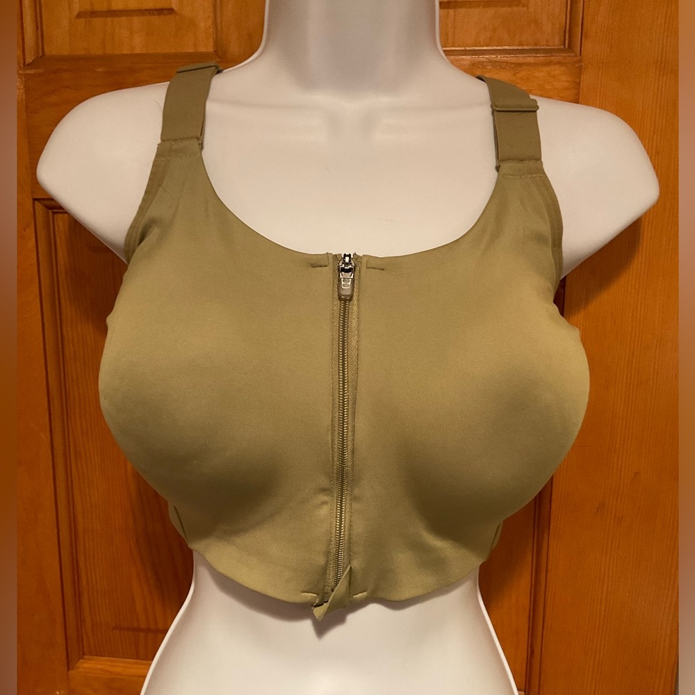 All In Motion | Workout Top - Size 38DD